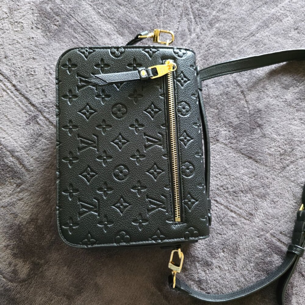 Louis Vuitton - Picture 5 of 16